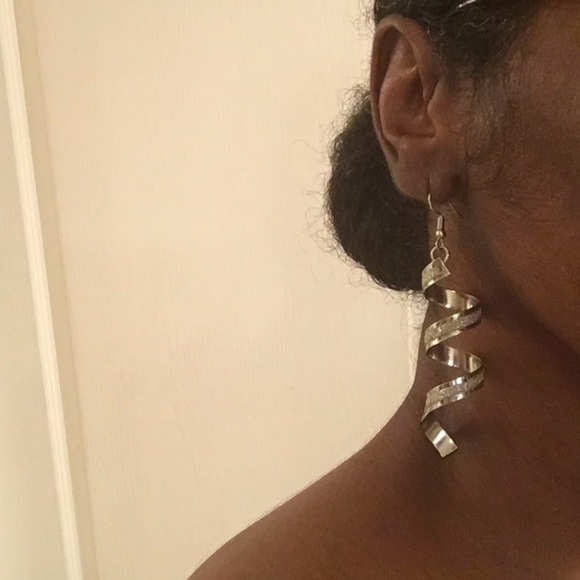 Earrings - Picture 3 of 6